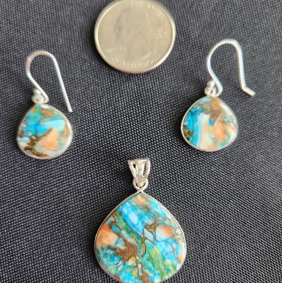 925 Sterling Silver Spiny Oyster Turquoise Pendant and Earrings - Picture 5 of 11